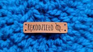 Naszywka RĘKODZIEŁO kłębek 1 szt brąz