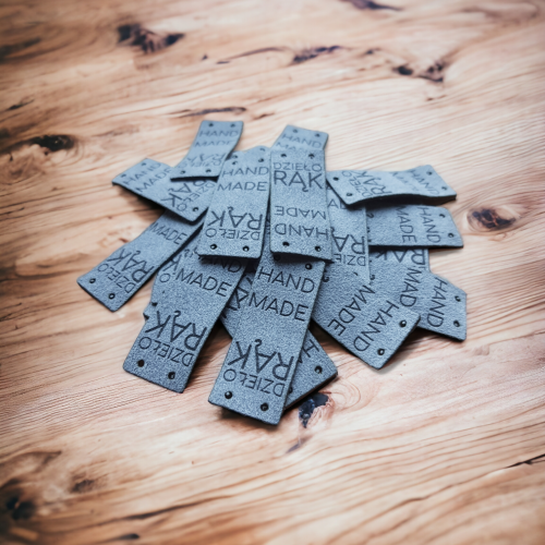 Naszywka Hand Made- Dzieło Rąk 1 szt -szary, zamsz